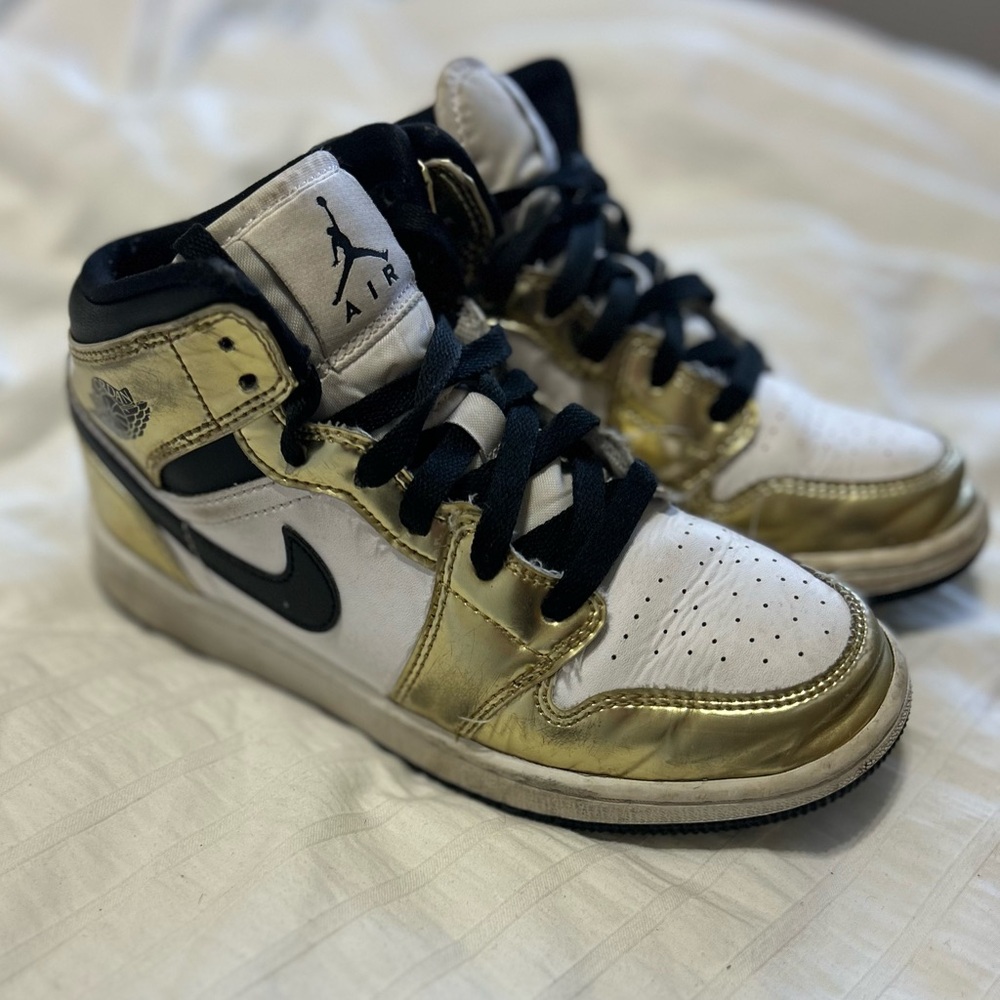 Kids Shoes - Gold and White
